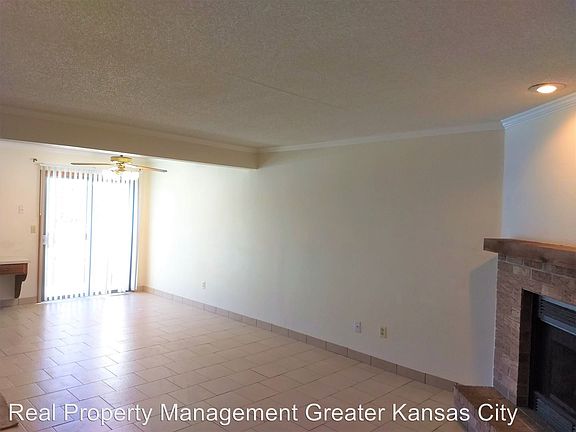 4th image of 3512 NE Independence Ave