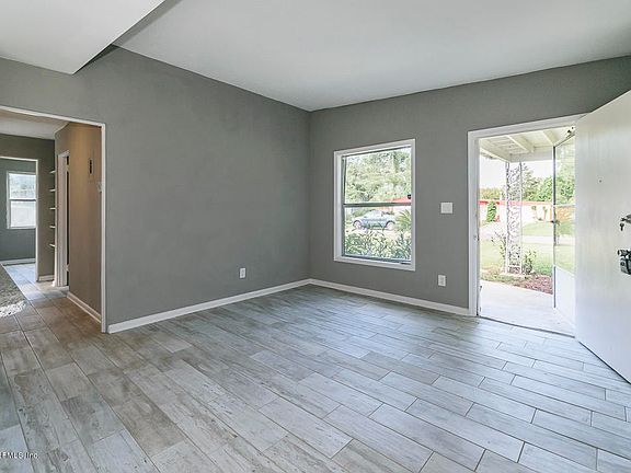 3rd image of 10441 Loyola Dr