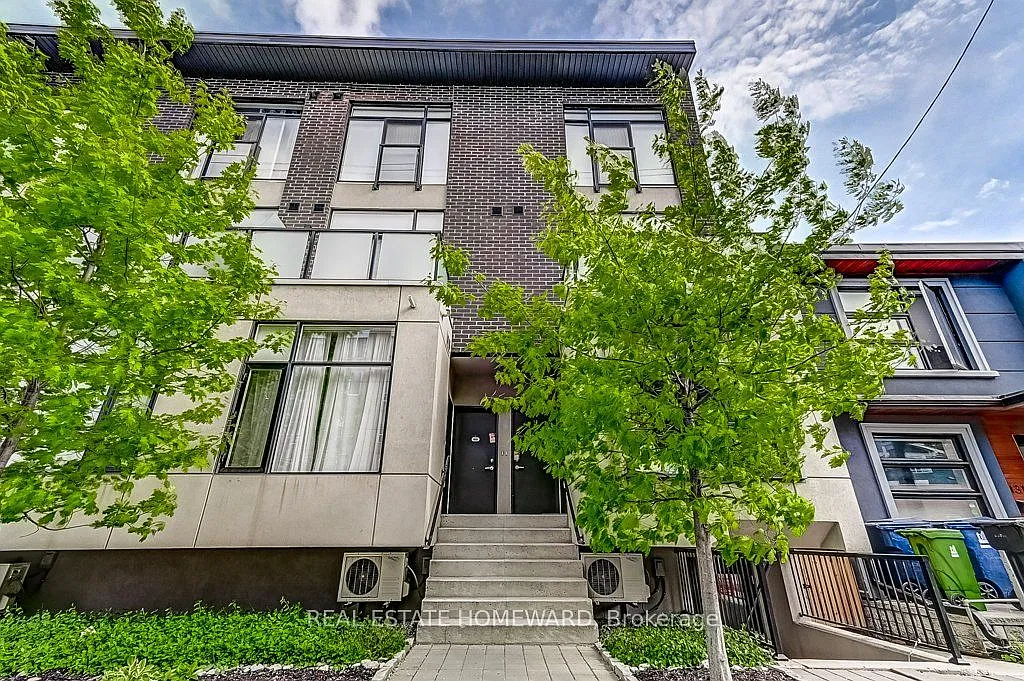 Building Photo - 1321 Gerrard St E #4