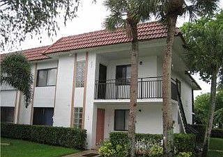 1st image of 431 Lakeview Dr APT 204