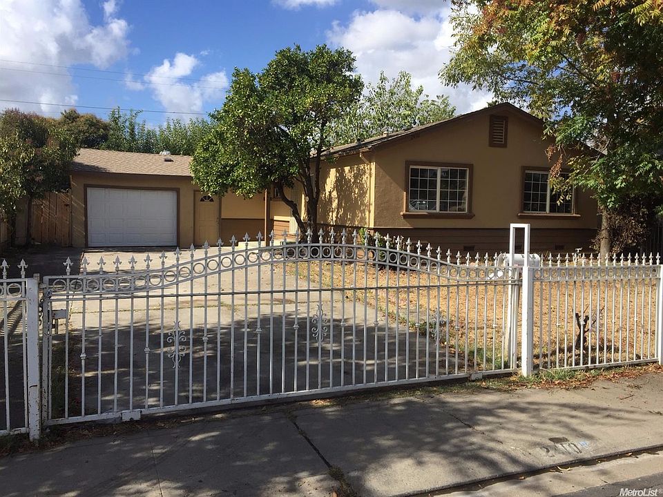 2nd image of 2410 Belair St