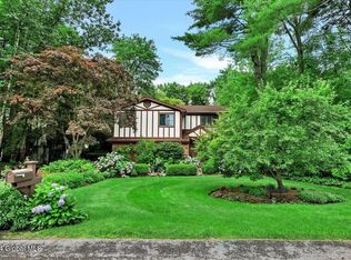 52 Bentwood Ct, Albany, NY 12203