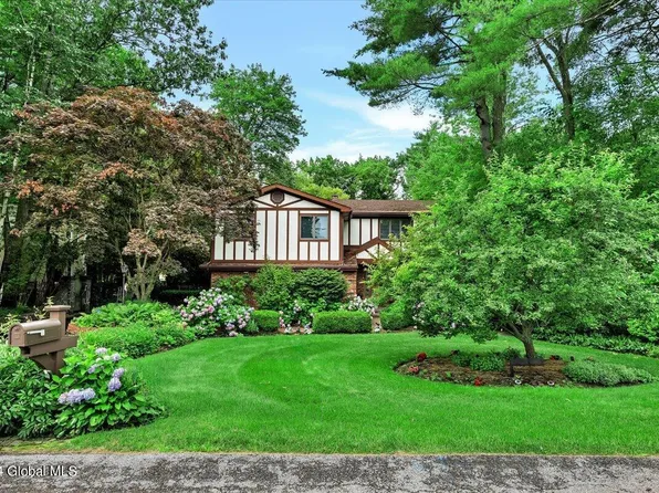 52 Bentwood Court, Albany, NY 12203
