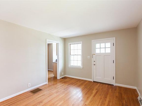 5th image of 7812 Lake Ave