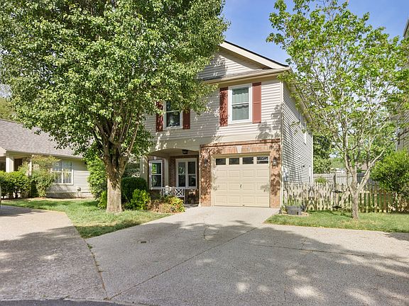 3rd image of 308 Montrose Ct