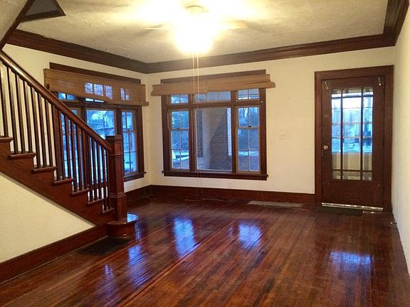 LIVING ROOM FRONT AREA