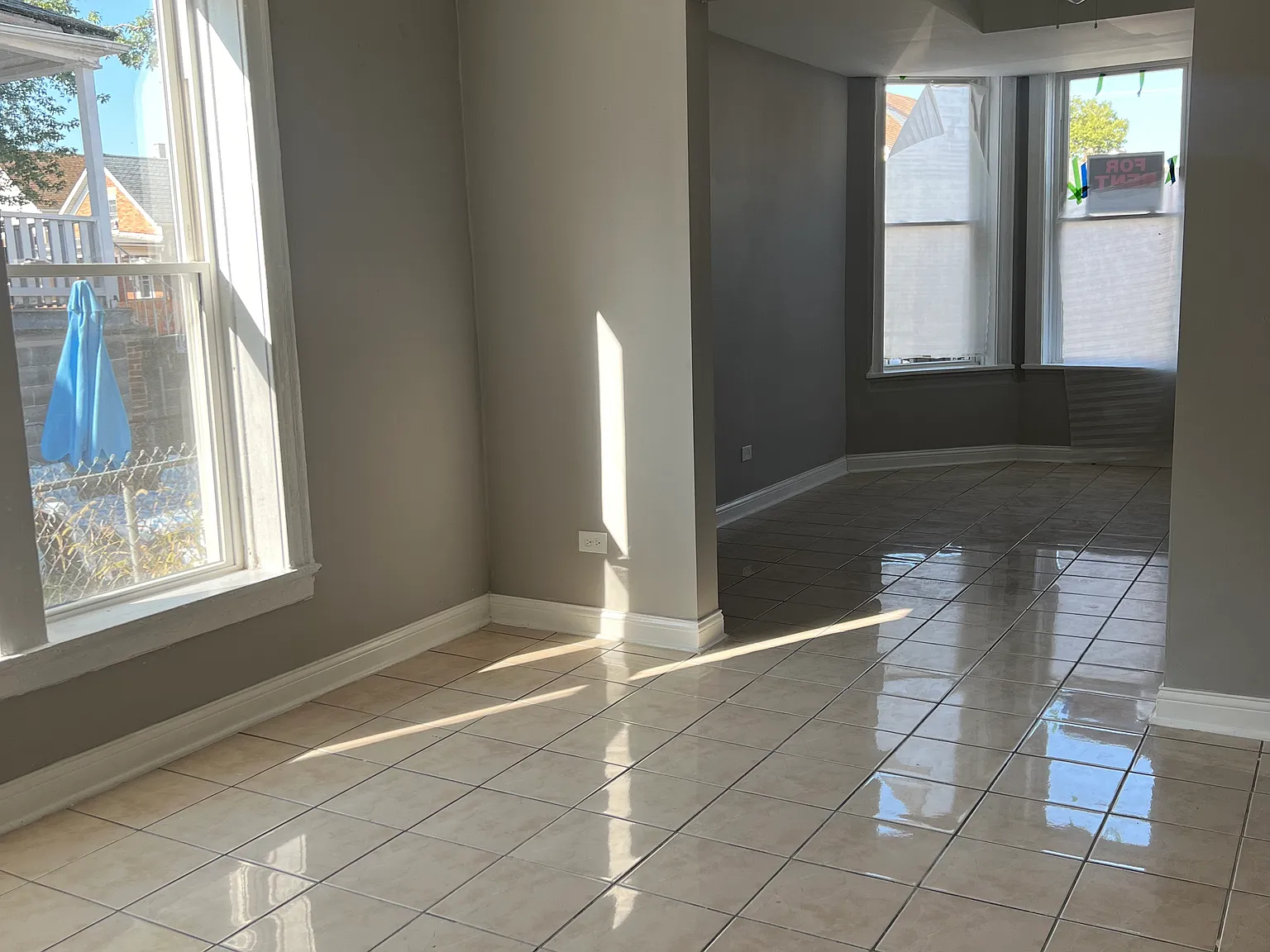 2 bed, 900 sqft, $1,300 — Photo 2