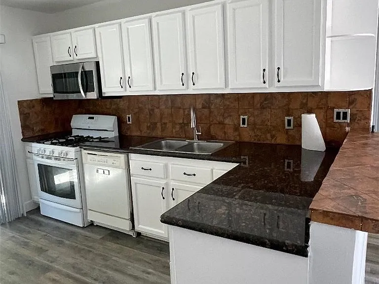 4973 Topanga Canyon Blvd #4973 — Photo 11
