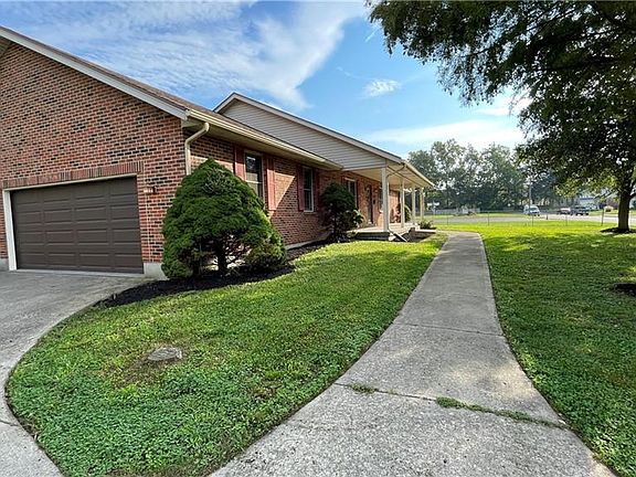 4th image of 2383 Rand Ave