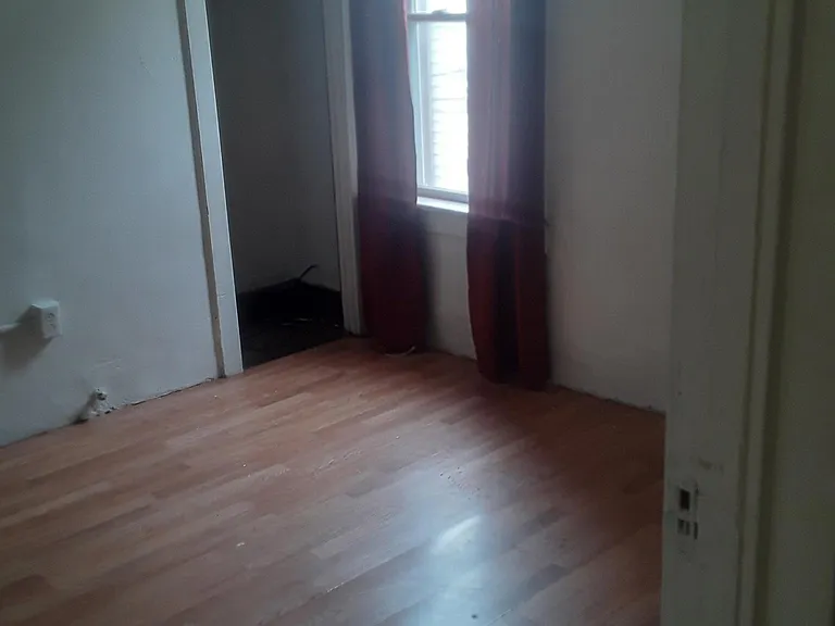 109 Sobieski St — Photo 9