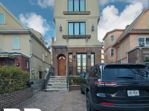 2032 E 17th St, Brooklyn, NY 11229