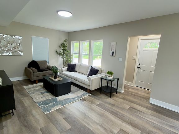 4th image of 9759 Rutherford Ave