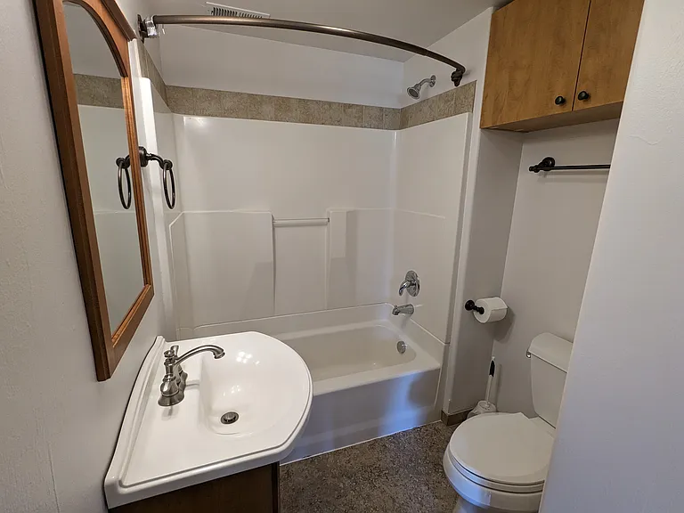 75 Boxwood Dr #B — Photo 7