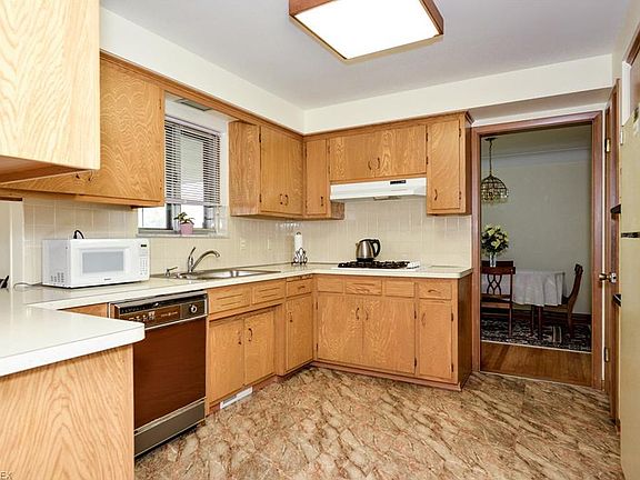 4th image of 271 Twilight Dr