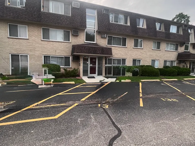 8814 Briar Ct #3C — Photo 1