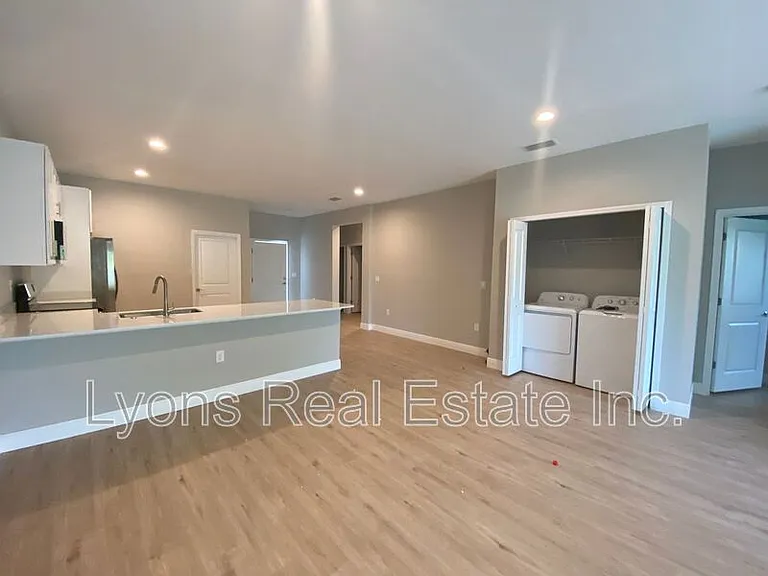 13250 Longville Ave — Photo 5