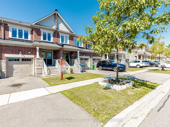 22 Clinton St, Brampton, ON L7A 4K8