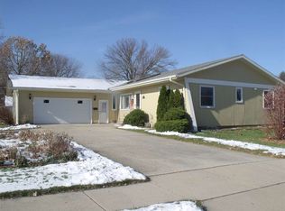 1630 E Murdock Ave, Oshkosh, WI 54901