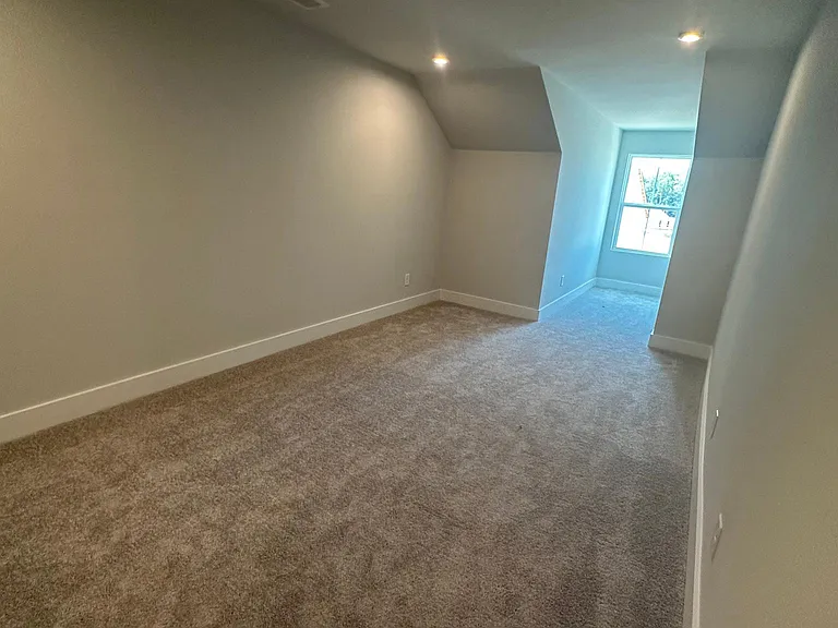 9704 Munsing Dr — Photo 20