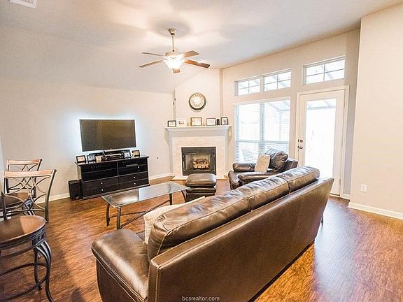 3rd image of 15315 Lowry Meadow Ln