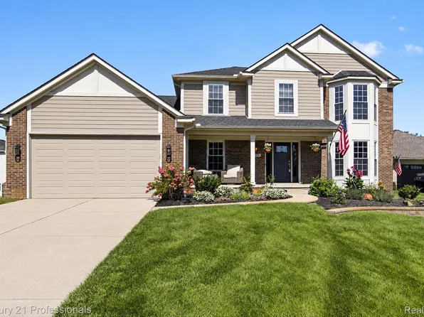 1880 Ayrshire Dr, Commerce Township, MI 48390
