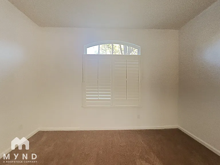 99 W Brilloso Ln — Photo 2