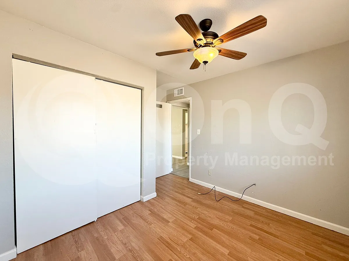 2 bed, 1.0 bath, $1,295 — Photo 3