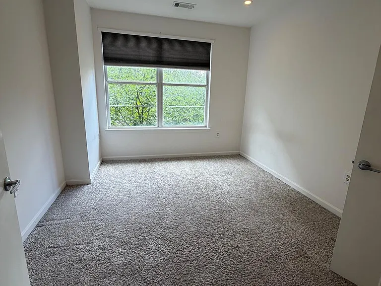 1201 E West Hwy #212 — Photo 28
