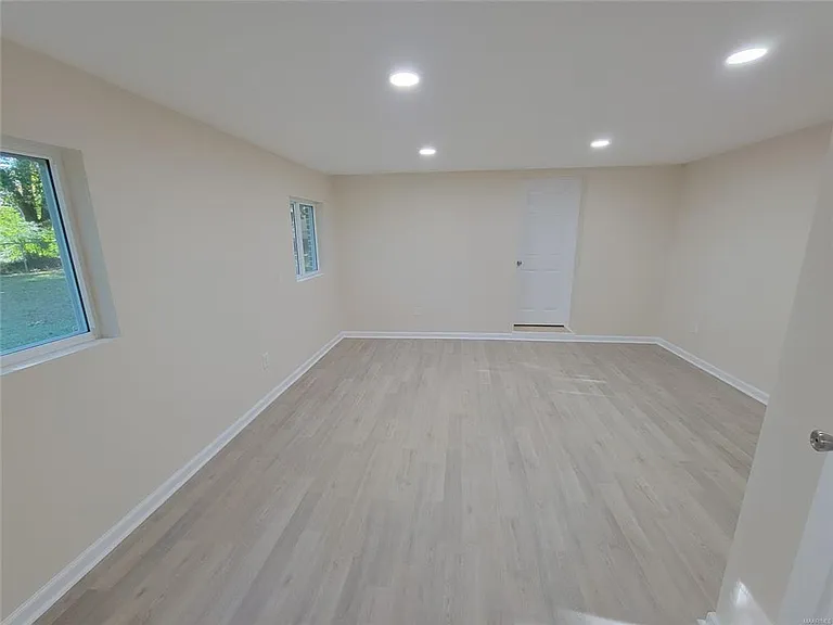 950 Karen Rd — Photo 7