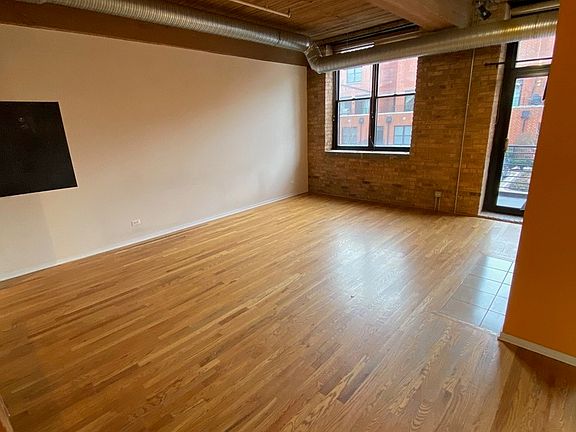 5th image of 2911 N Western Ave APT 106