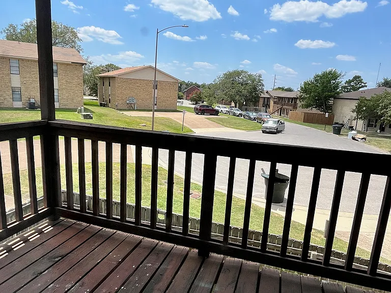 1004 Summer Court Cir #D — Photo 16
