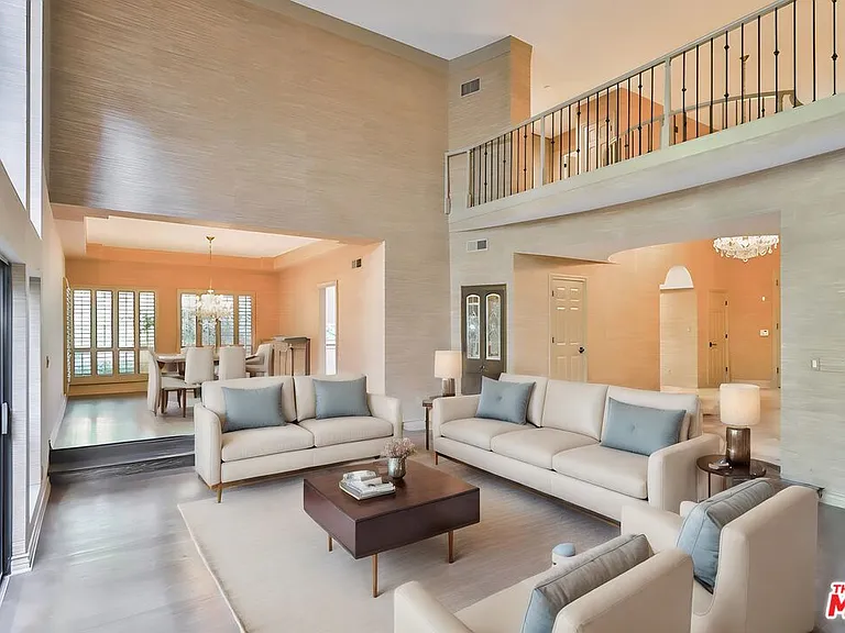 1030 Brooklawn Dr — Photo 3