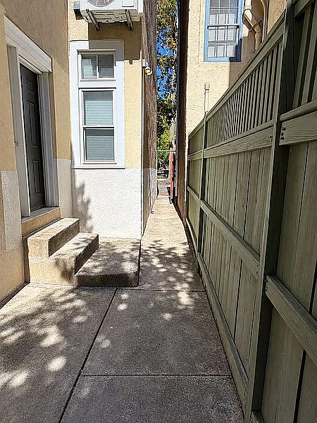 Studio, 400 sqft, $1,450 — Photo 4