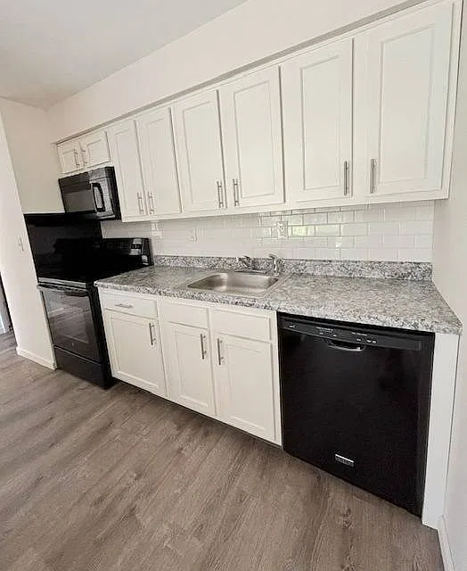 21 Swatling Rd — Photo 2