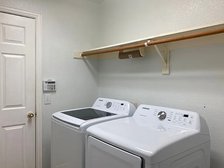 4835 Crown Dr — Photo 12