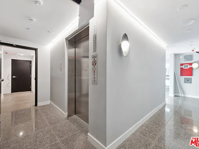 1130 N Orange Dr #101 — Photo 13