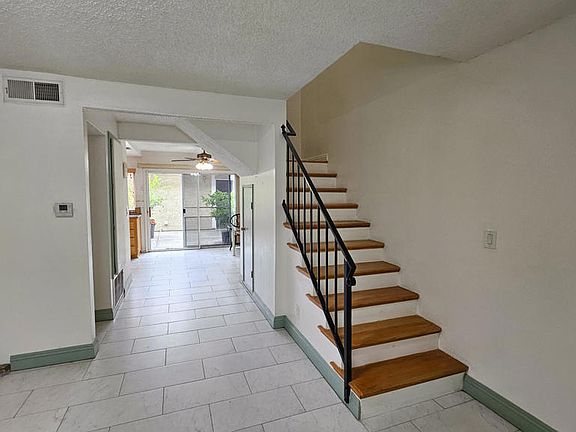 5th image of 15226 Shadybend Dr APT 32
