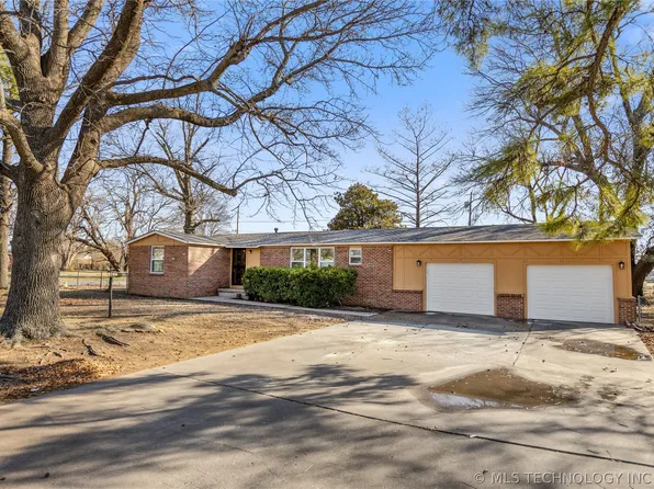 1408 E 1st St, Okmulgee, OK 74447