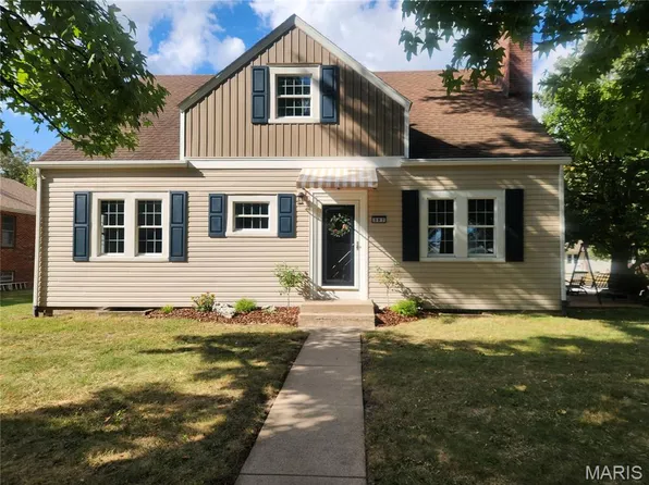 307 E Fayette St, Bunker Hill, IL 62014