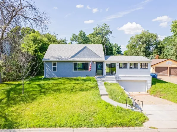 19 East Rd, Circle Pines, MN 55014