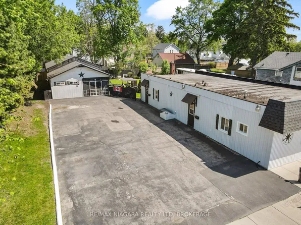 61 Queen St, Fort Erie, ON L2A 1T7