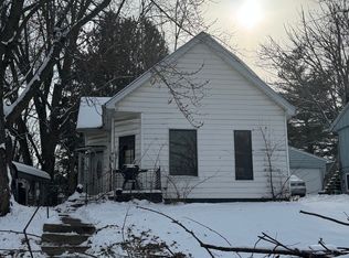 916 W Front St, Bloomington, IL 61701