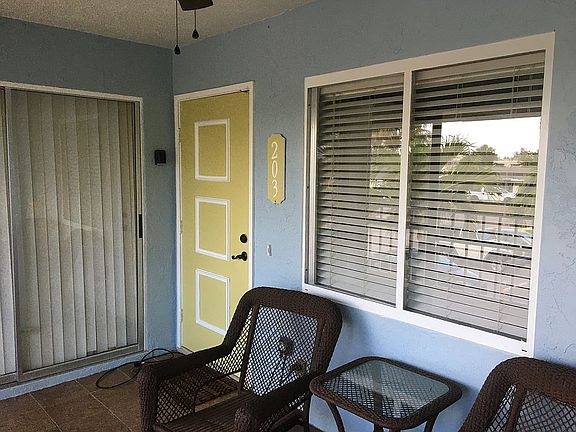 Screened in front porch