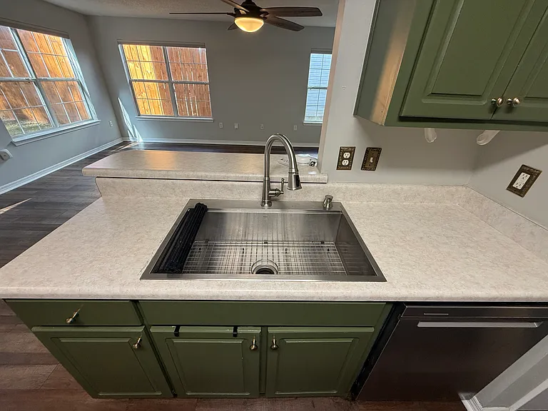 5153 Victoria Dr — Photo 10