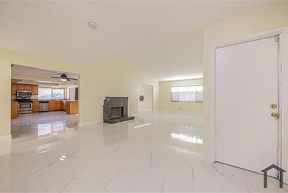 4 bed, 2306 sqft, $3,400 — Photo 2