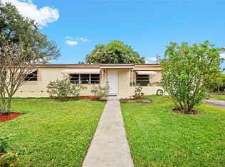 472 W 15th St, Hialeah, FL 33010