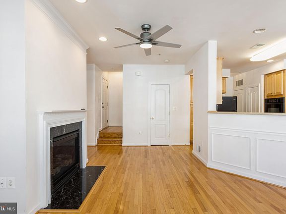 4th image of 3521 Carriage Walk Ln