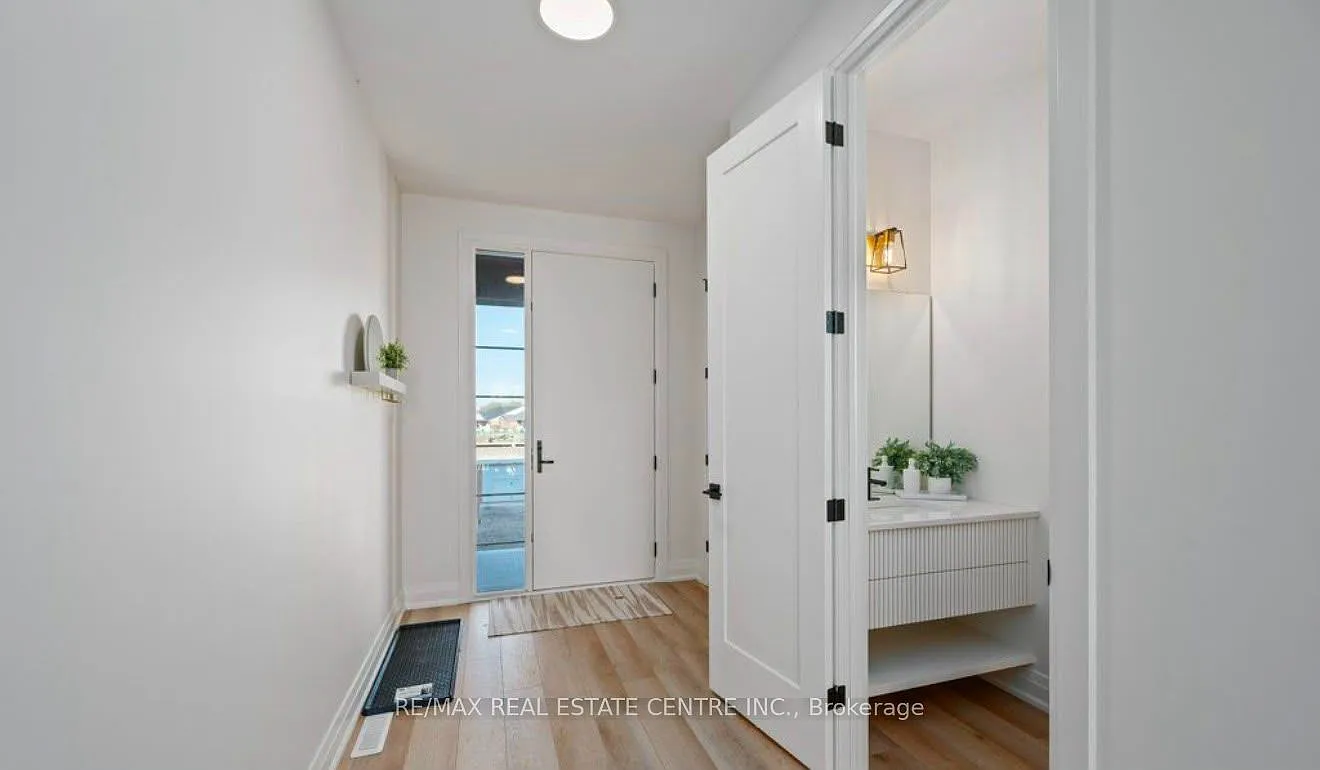 4 bed, $2,800 — Photo 2