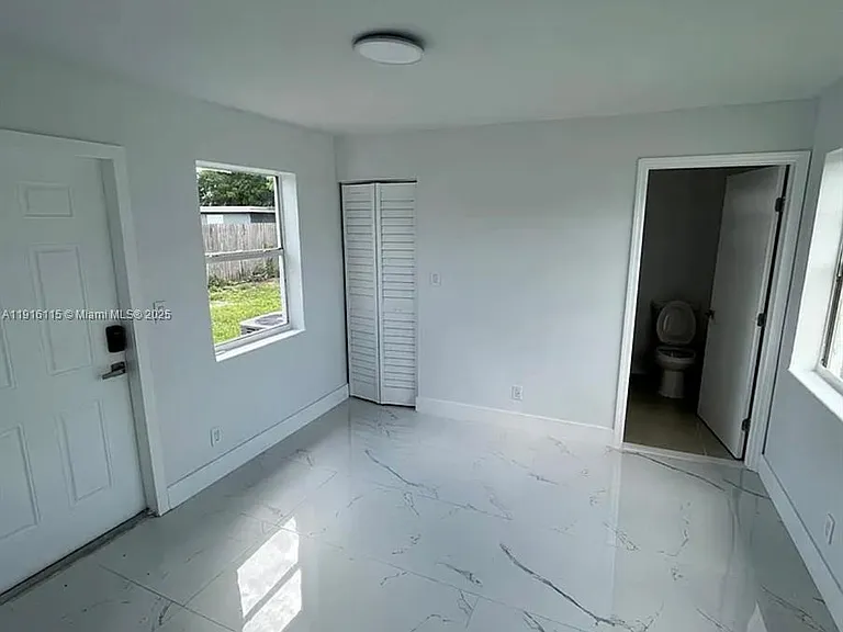 2726 NW 4th Ct — Photo 2