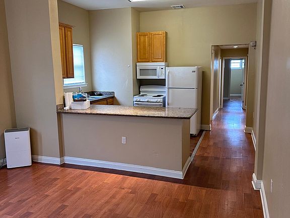 Living room/kitchen